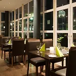 Courtyard By Marriott מלון 4*
