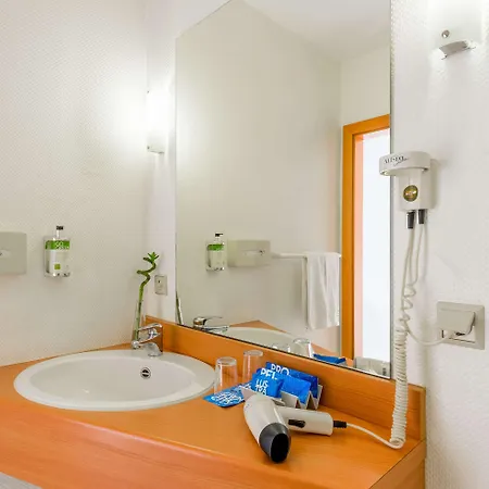 Courtyard By Marriott Отель 4*