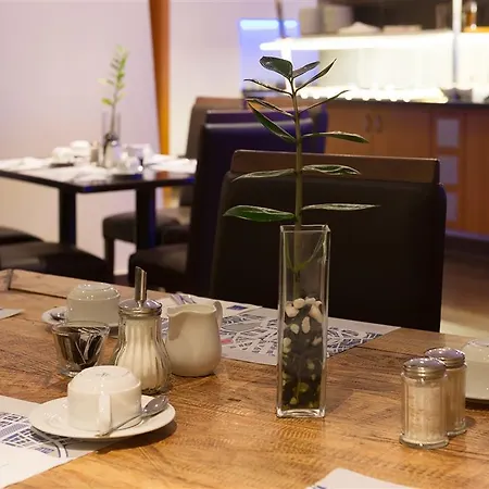 Courtyard By Marriott