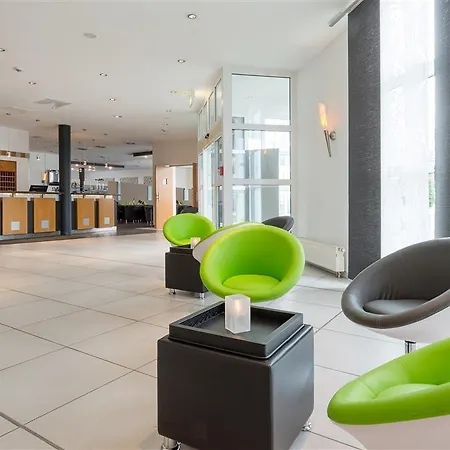 Courtyard By Marriott Hotel