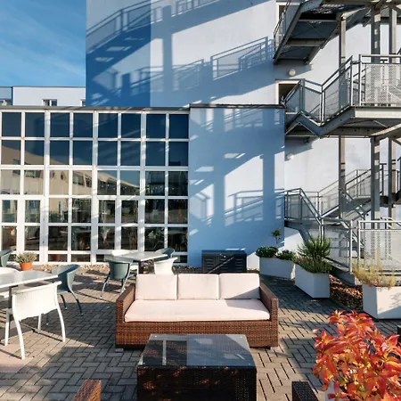 Courtyard By Marriott Hotel