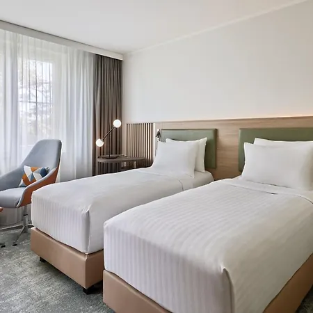 فندق Courtyard By Marriott 4*
