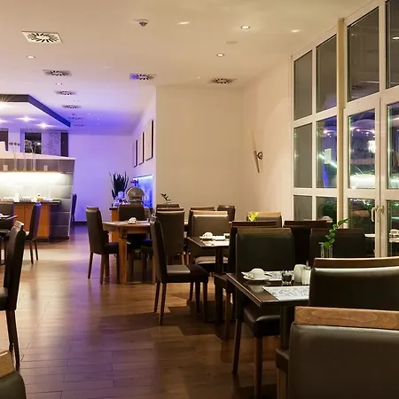 Courtyard By Marriott 호텔