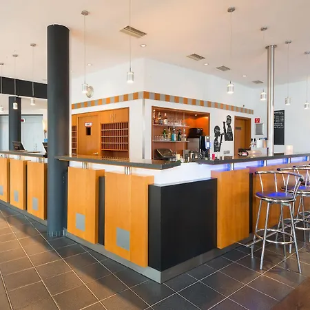Courtyard By Marriott