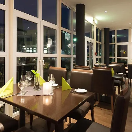 Отель Courtyard By Marriott