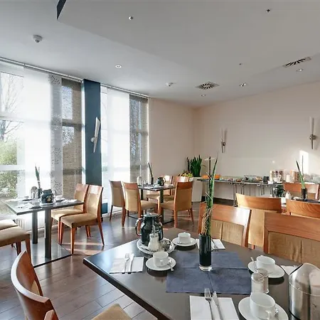 Courtyard By Marriott Отель